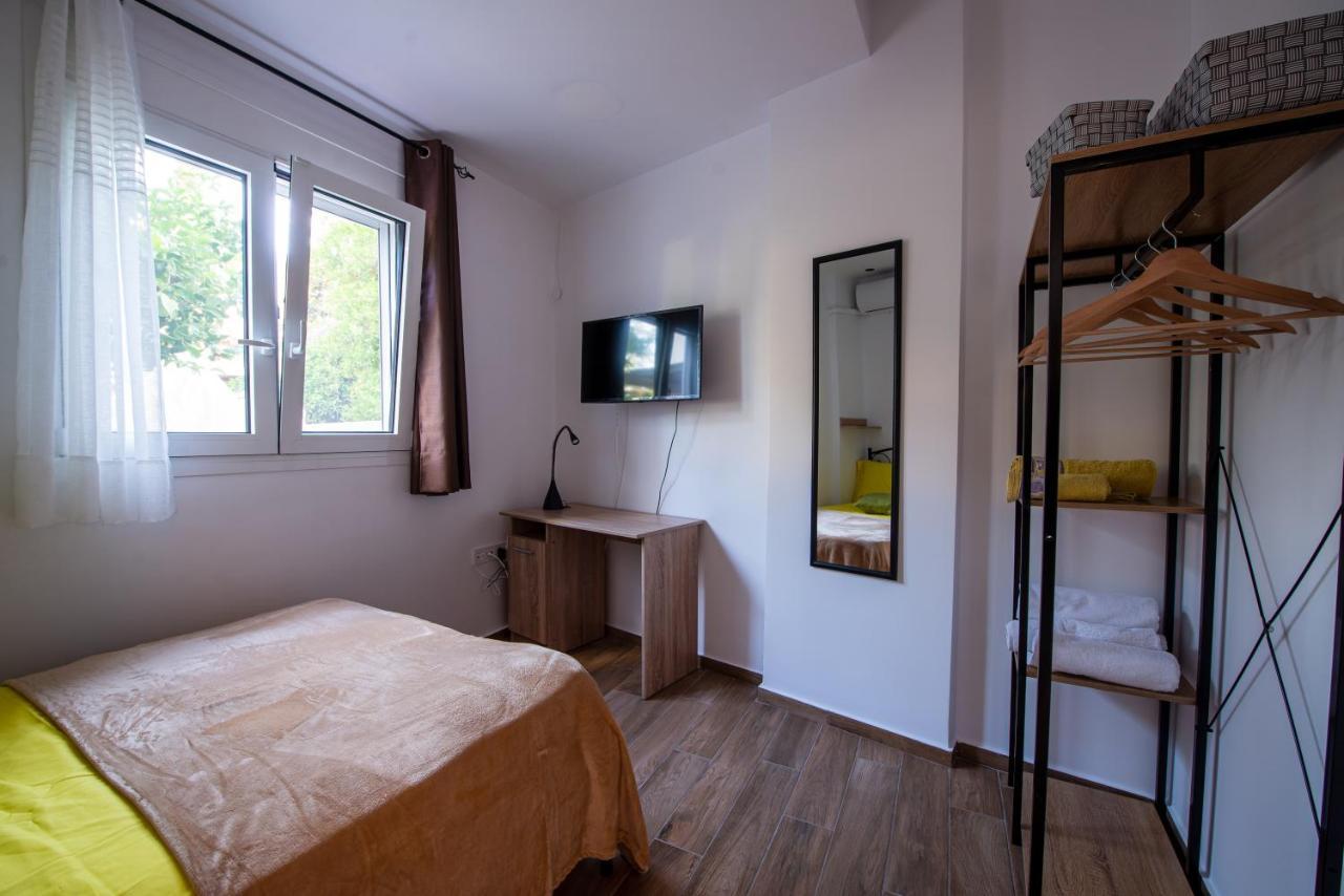 Lemon Garden Stylish Private Apartment Kalamata Exterior photo
